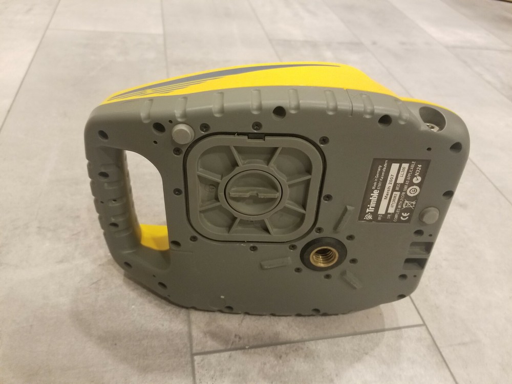 SPECTRA PRECISION LASER LEVEL- LL300