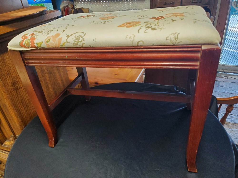VINTAGE UPHOLSTERED WOODEN BENCH