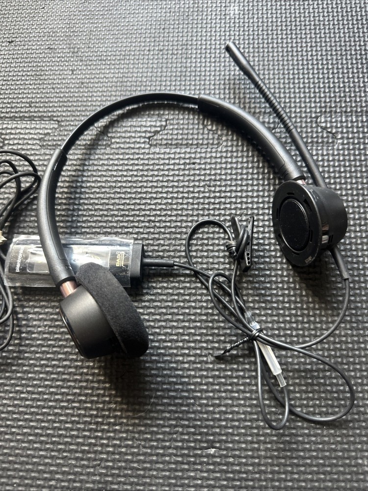 Plantronics HW520 Headset + Poly DA85-M Headset