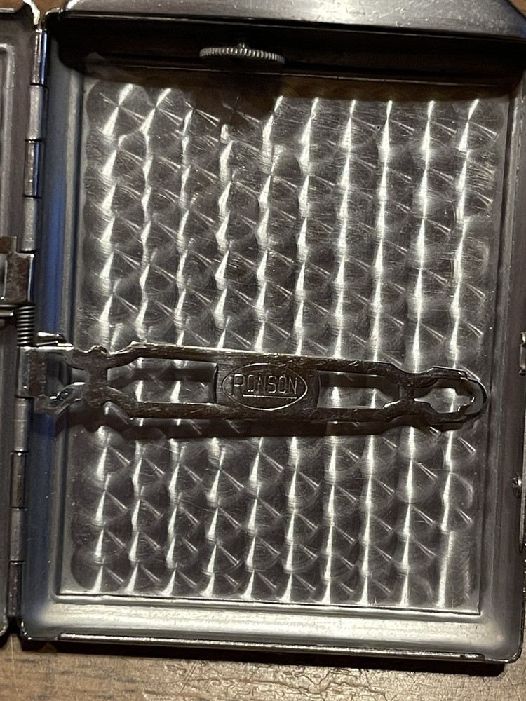 VINTAGE RONSON MASTERCASE CIGARETTE LIGHTER AND CASE