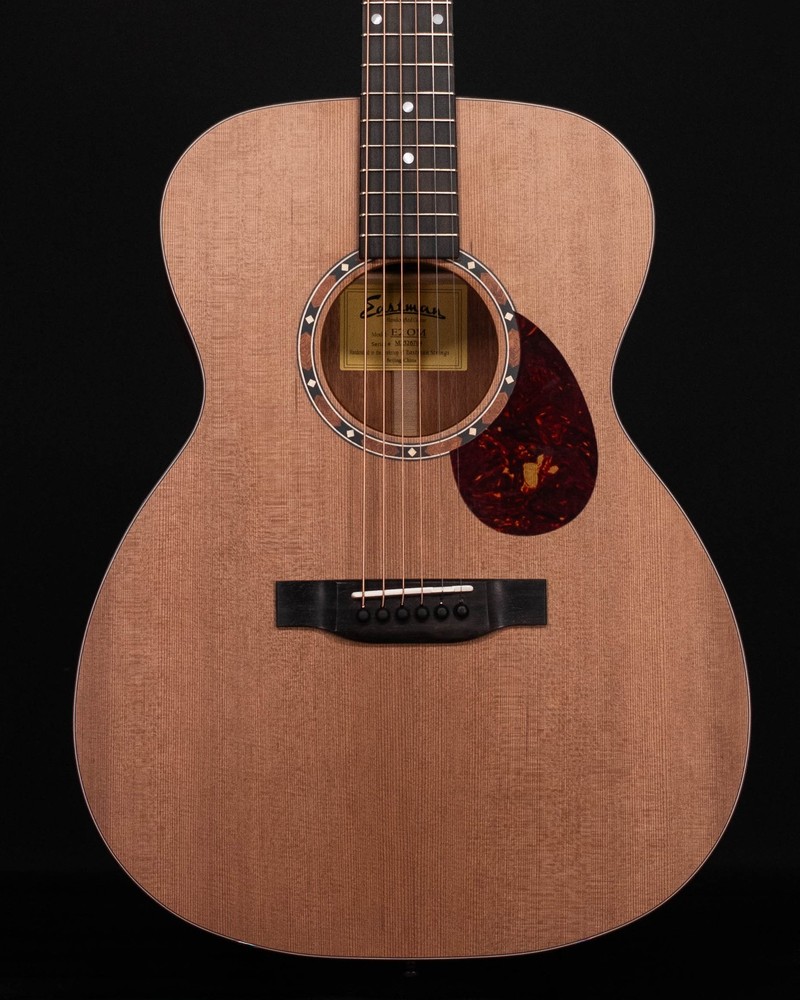 Eastman E2OM, Natural Cedar Top