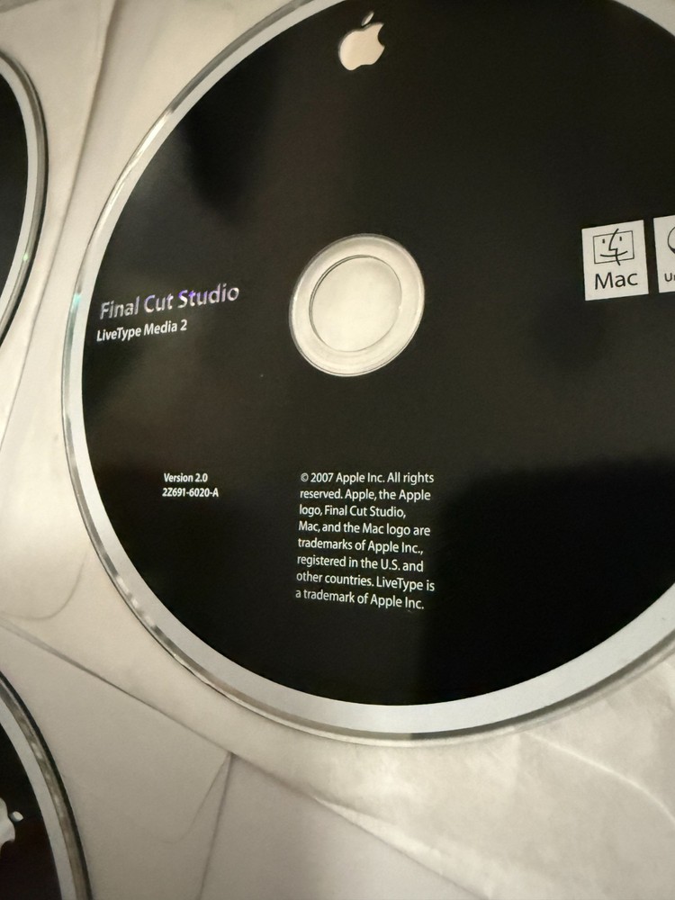 Apple - Final Cut Studio Audio Livetype 2.0 DVD Pro Content Discs Year 2007