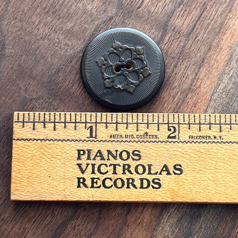 Antique Pressed Horn Button SNOWFLAKE 1 1/16"