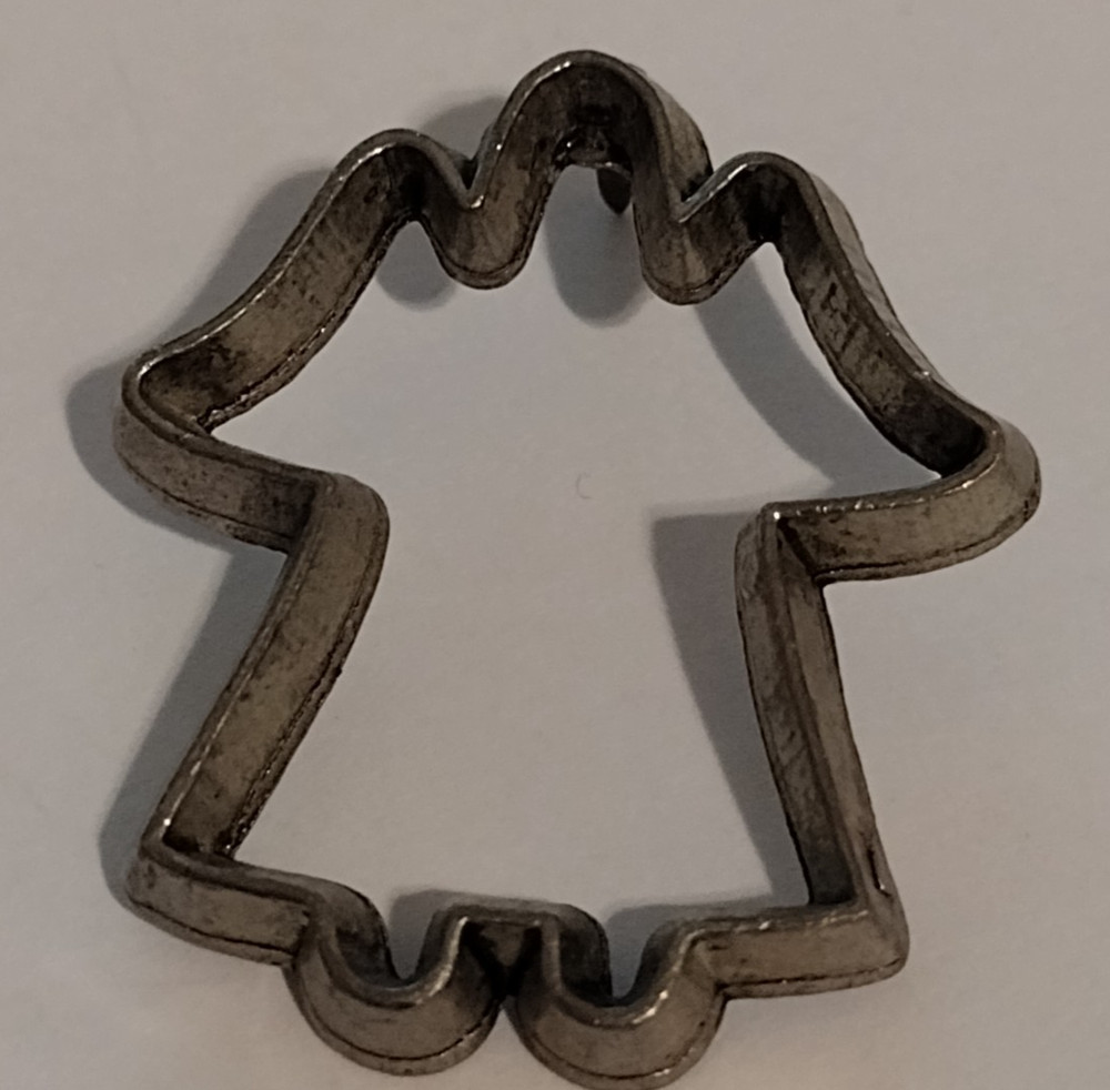 Cookie Cutter Designed Angel 1995 Gray Lapel Pin