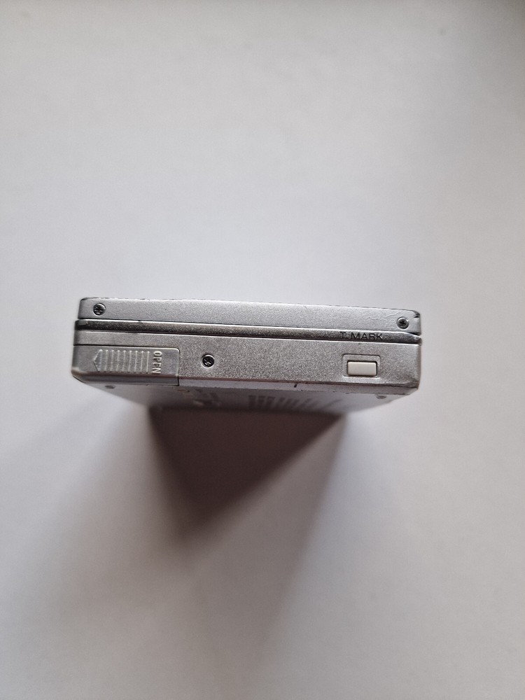 Sony MD Walkman MZ-R90