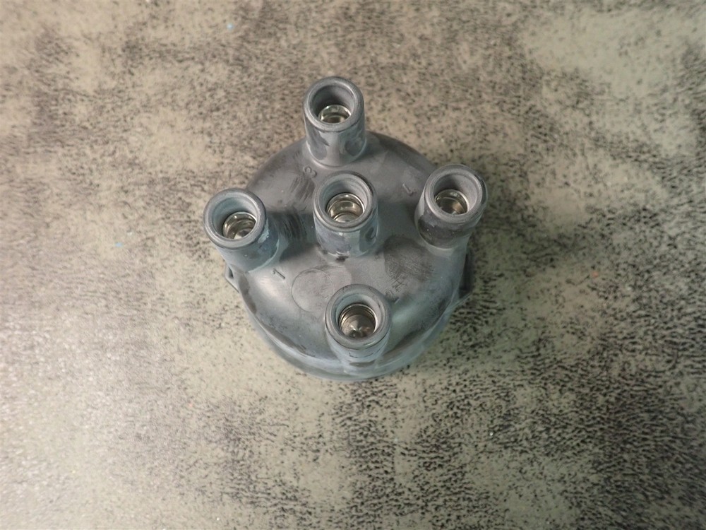 NEW WVE 5D1121 Distributor Cap (SS47)