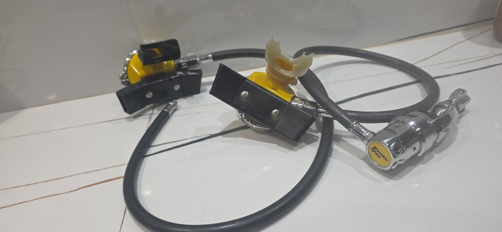 4000 PSI & TECHNI PRO -Sub Regulator Set Black Hoses Scuba Diving "UNTESTED"