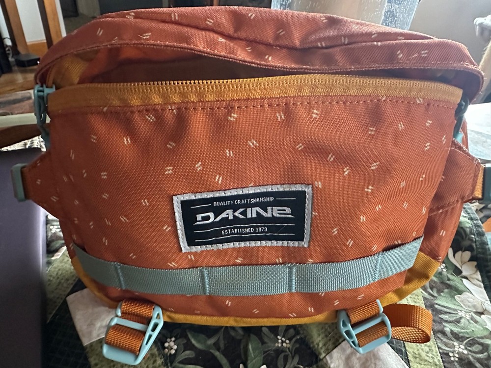 Dakine 3L Hot Laps hydration hip pack