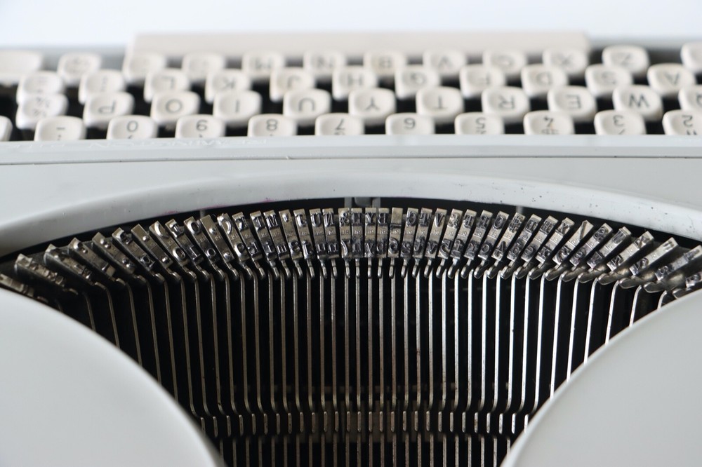 Remington Sperry Rand Portable Typewriter - Excellent Working Condition!