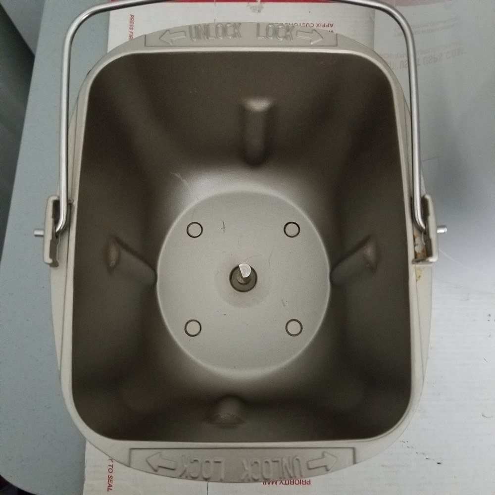 Zojirushi BB-HAC10 Home Bakery 1 Pound Programmable Mini Breadmaker Tested