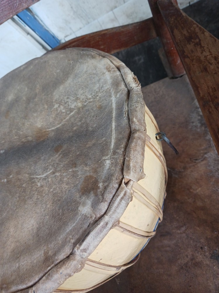 **AWESOME VINTAGE NATIVE TRIBAL PAINTED RAWHIDE DRUM TALKING DRUM NICE""