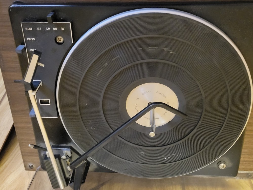 lloyds record player