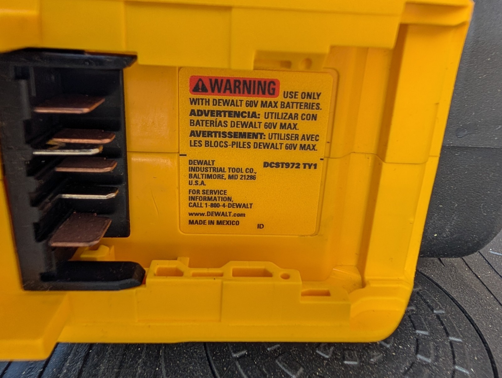 New DeWALT DCST972 FlexVolt 60V MAX Brushless 17" String Trimmer DW0AS9ST