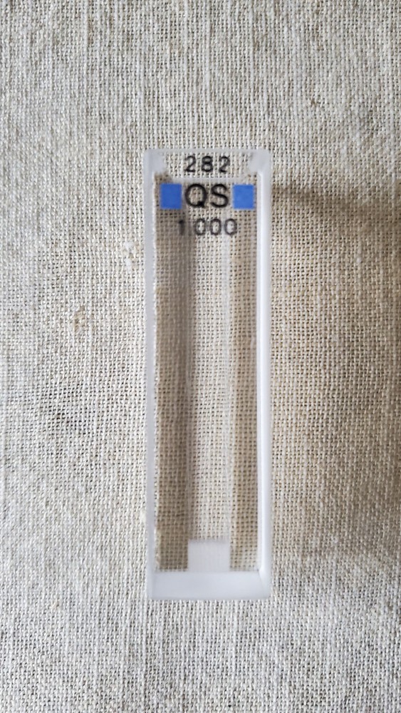 Hellma Spectrophotometer Semi Micro Cell, Type 114-QS. 4 cells.