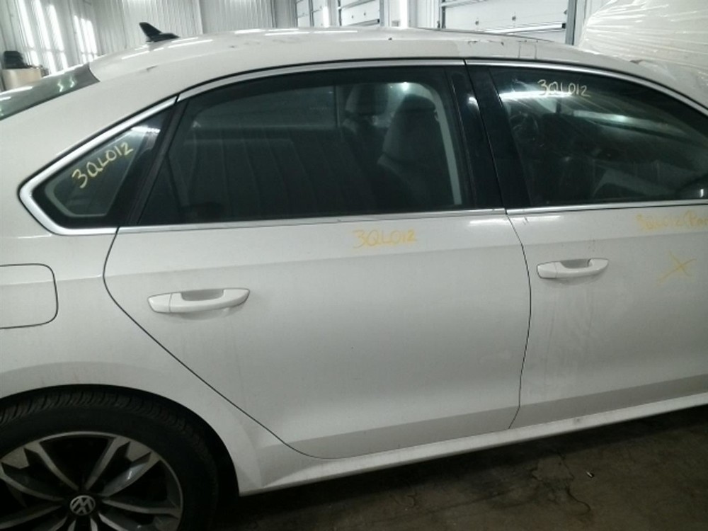 PASSAT 2012 High Mounted Stop Light 104748451