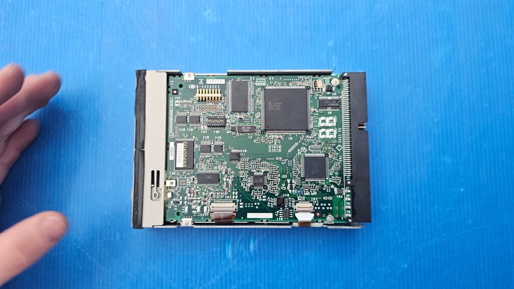 FUJITSU MCF3064SS 640MB SCSI Internal MO optical drive