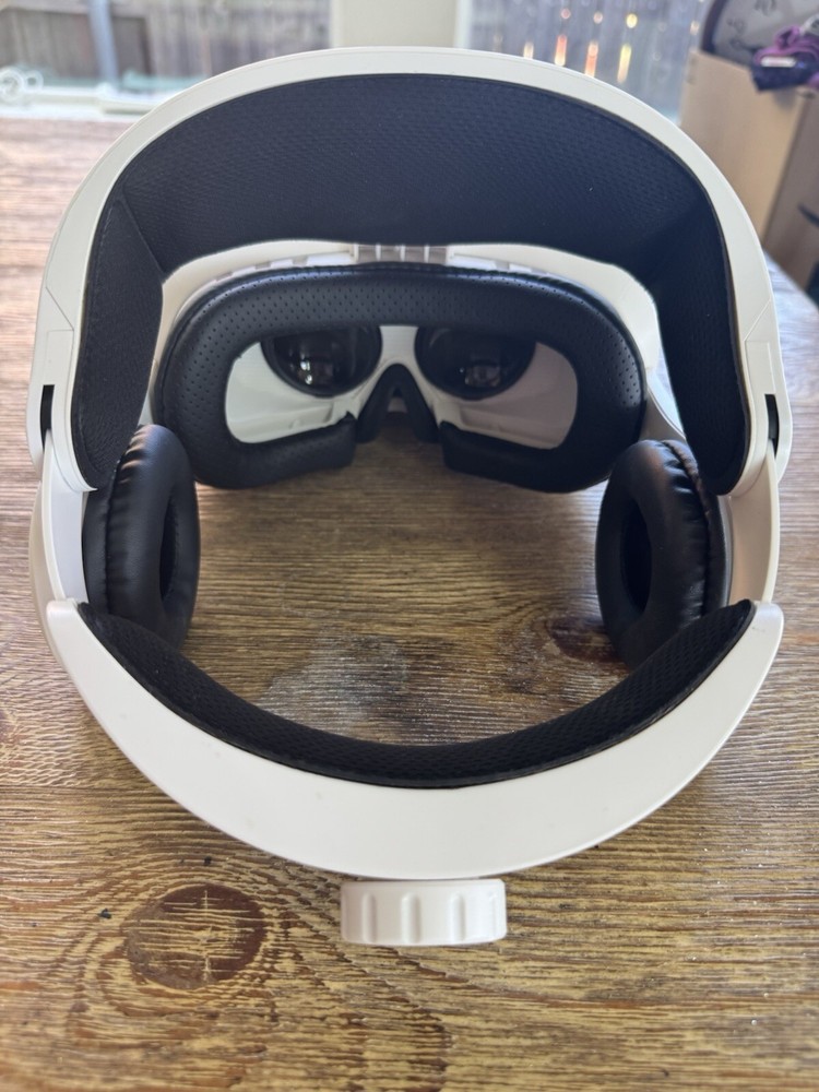 Retrak Utopia 360 Elite Edition Virtual Reality Headset - Headset only