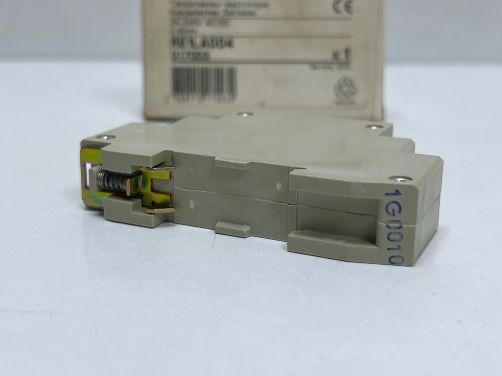 TELEMECANIQUE RE1-LA004 Electronic Timer