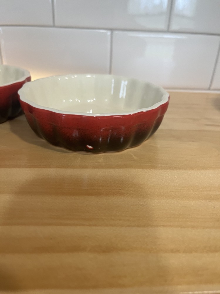 ROCQ Assorted Red & Black Cocotte Ceramic Bakeware Set Creme Brûlée 5 Piece