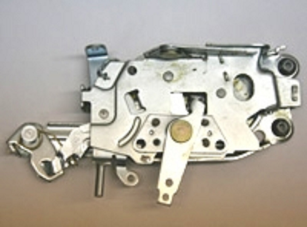 1978-1982 C3 CORVETTE INSIDE DOOR LATCH ASSEMBLY - LEFT SIDE. E12120 *