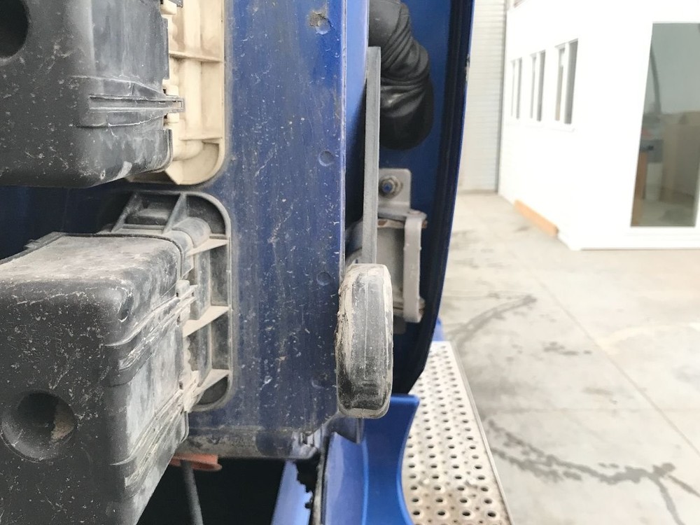 International PROSTAR Left/Driver Hood Rest - Used