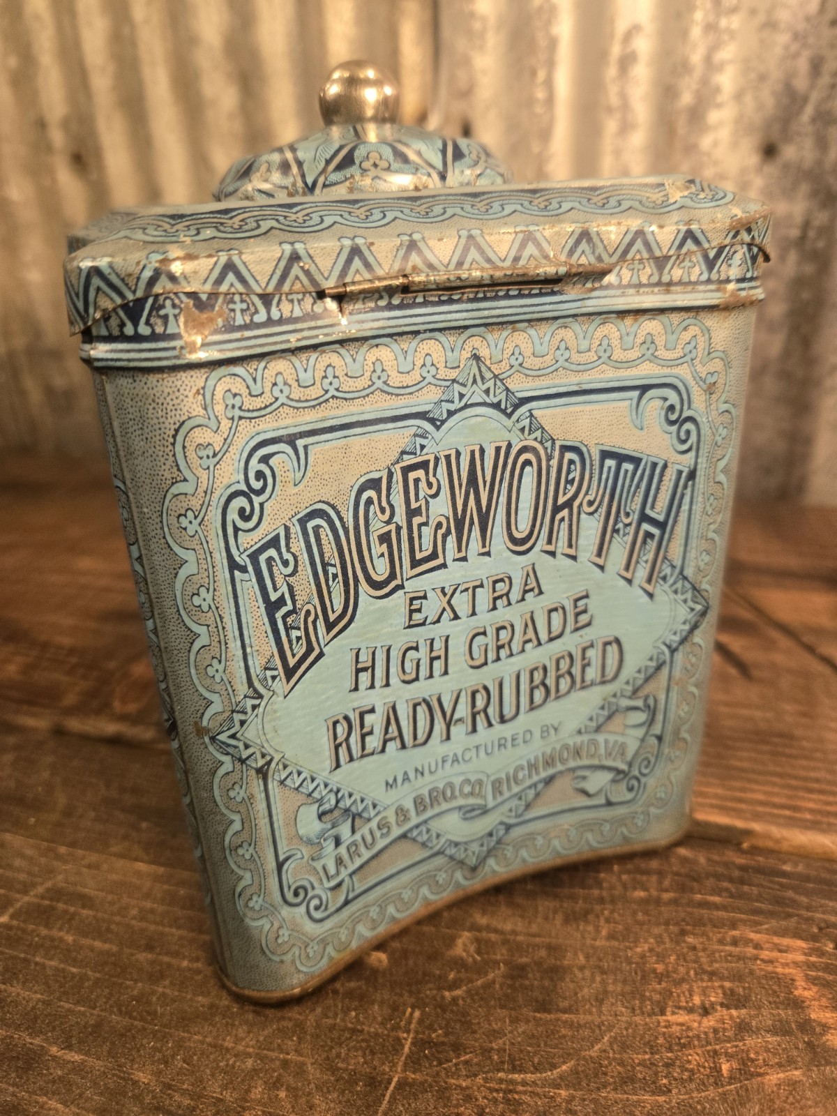 NICE! Edgeworth Ready Rubbed Tobacco Hinged Tin, Vintage
