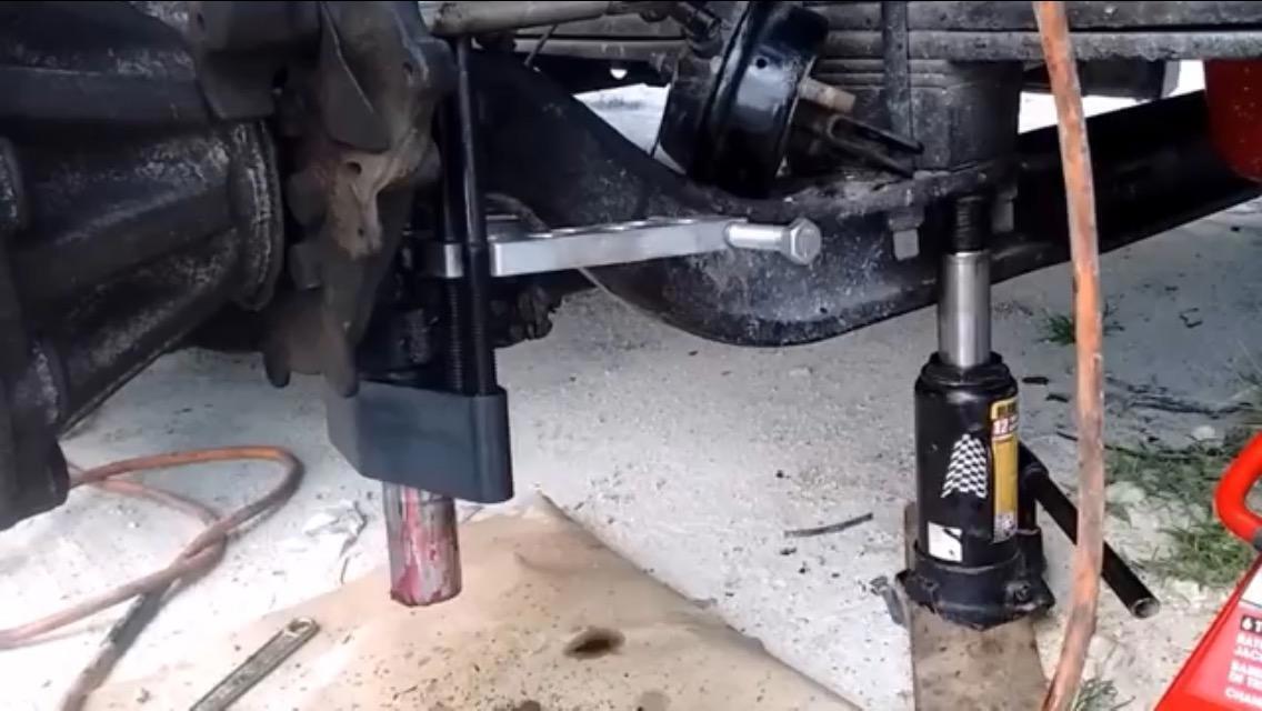 90150 King Pin Press Sturdy Repair Tool for Class 3-8 Medium & Heavy Duty Trucks