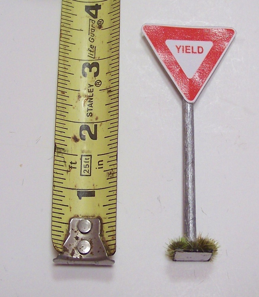 1/24 Scale Highway Yield Sign