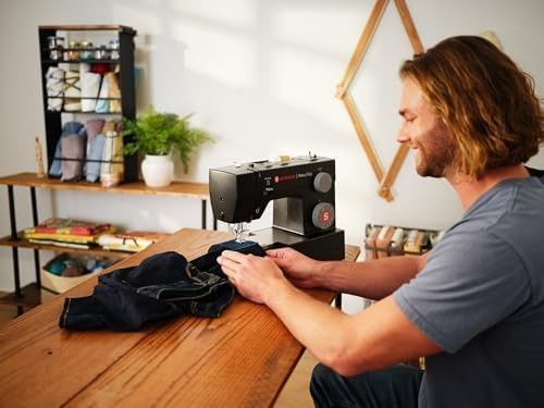 SINGER Heavy Duty 4432 High Speed Black Sewing Machine with Accessory Kit | Stro