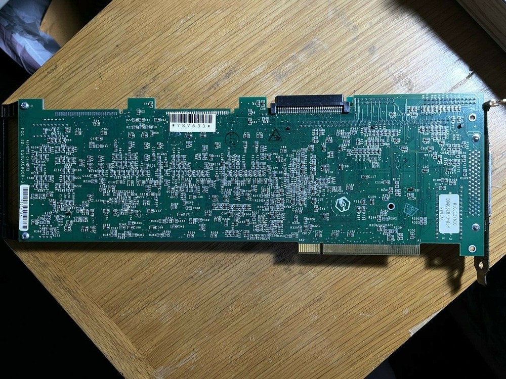 MYLEX DAC960P Disk Array Controller, installed in an ALR Revolution server