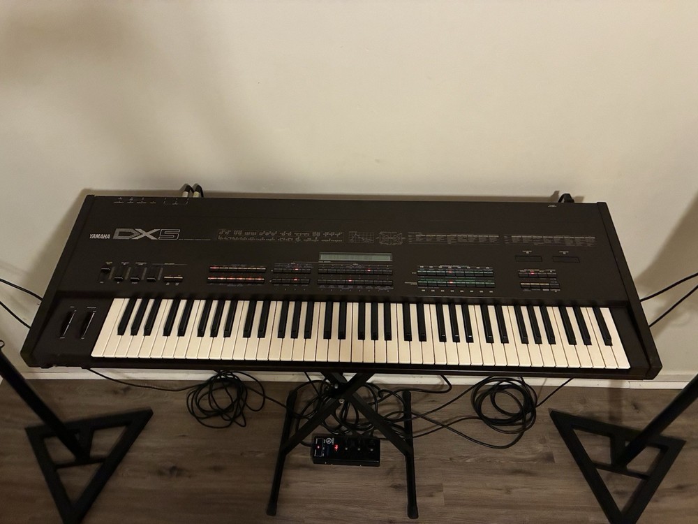 Yamaha DX5, digital programmable algorithm synthesizer, full set up