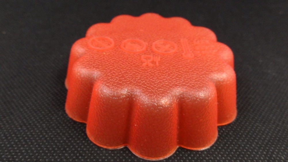 Cuisine Magic 12-pack Silicone Cupcake & Muffin Baking Cup ~ Red