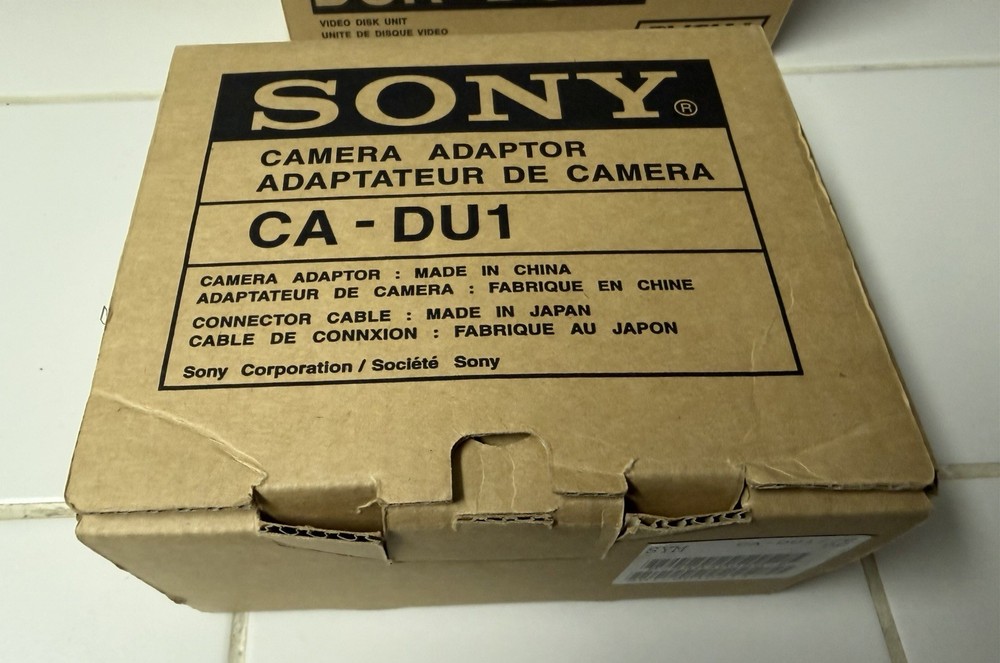 SONY DSR-DU1 + CA-DU1 + PDVM-32N/3 Compact Videodisk Unit Bundle