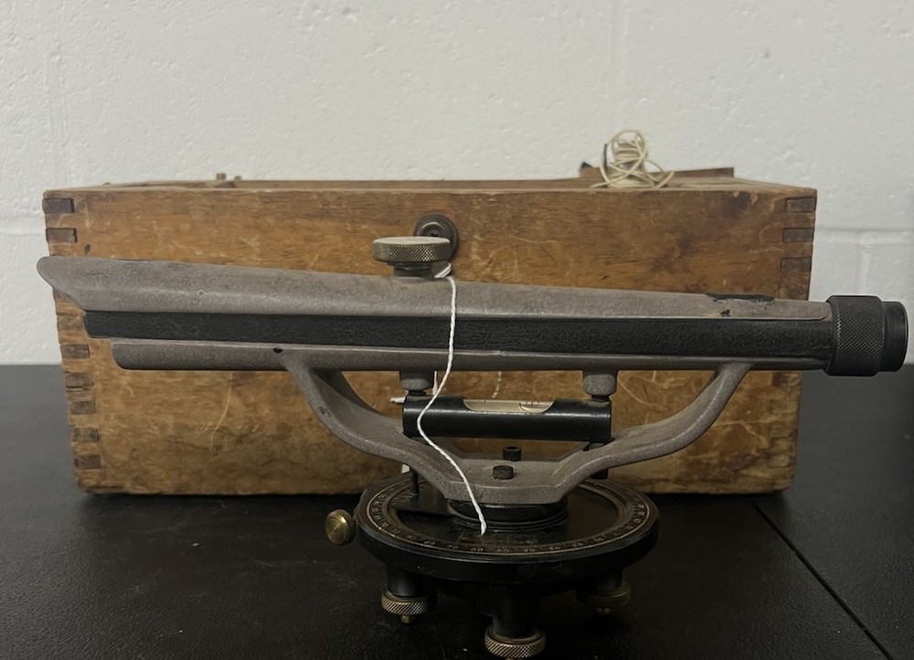Vintage Berger Engineering Instruments Surveying Transit-Level Model 190A