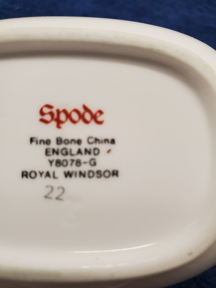 Spode Royal WIndsor Creamer LK