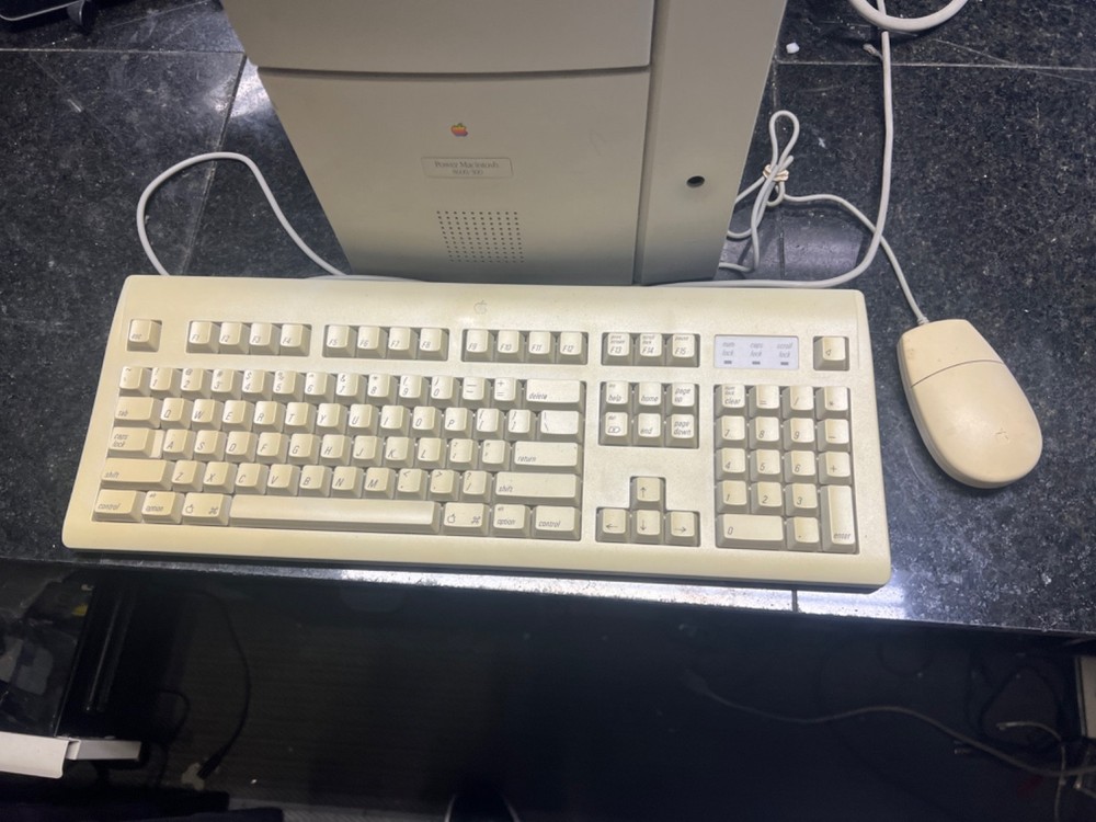 Apple Power Macintosh 8600/300 Desktop Computer M5433-WORKING-TESTED