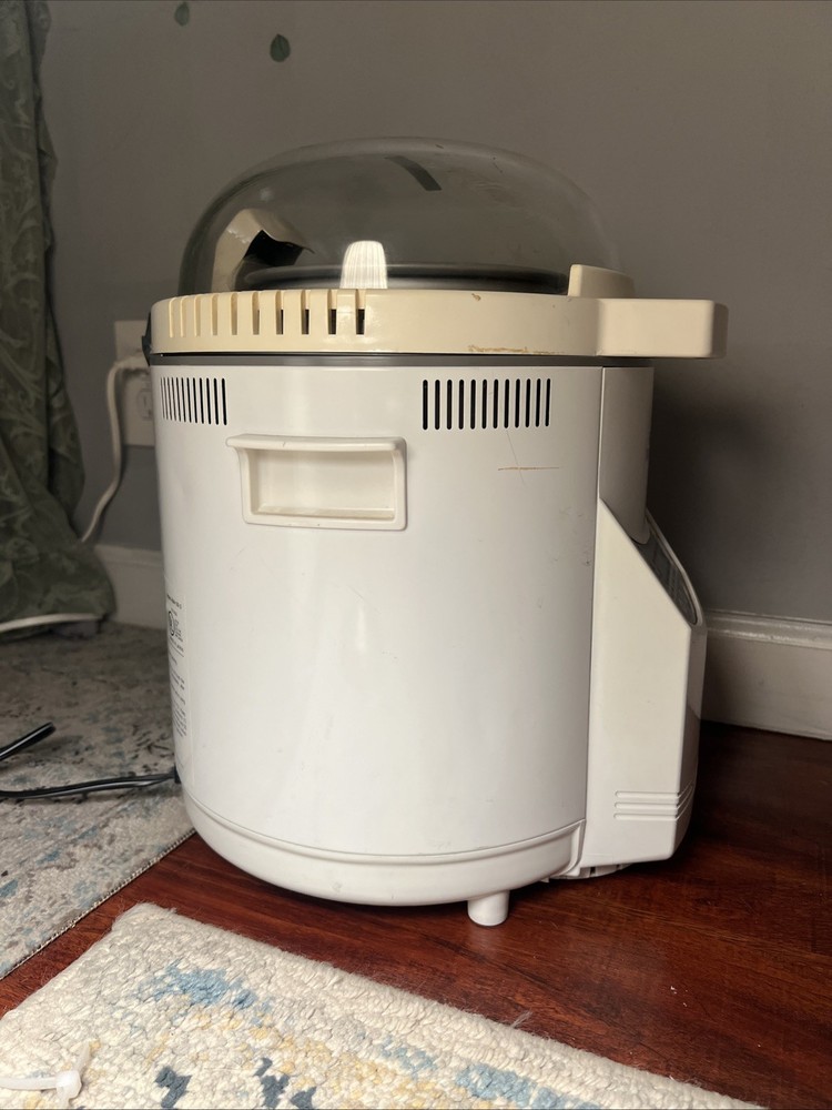 Welbilt The Bread Machine Maker ABM-100 White Dome Top 2lb Loaf Automatic