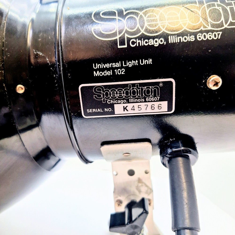SPEEDOTRON STUDIO CLASSIC 102 UNIVERSAL LIGHT UNIT Large Flash And Reflector