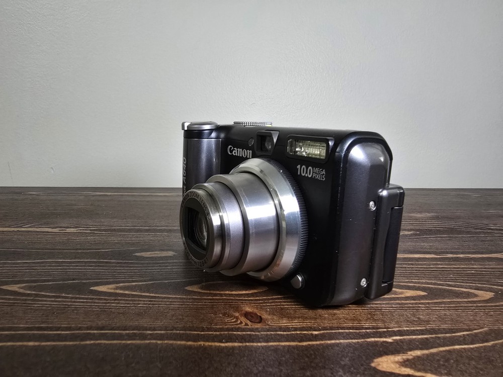 Canon PowerShot A640 10MP Digital Camera Complete Bundle *Tested & Working*