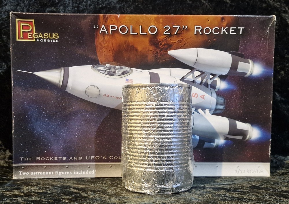 Space : Apollo 27 rocket model kit made by PEGASUS