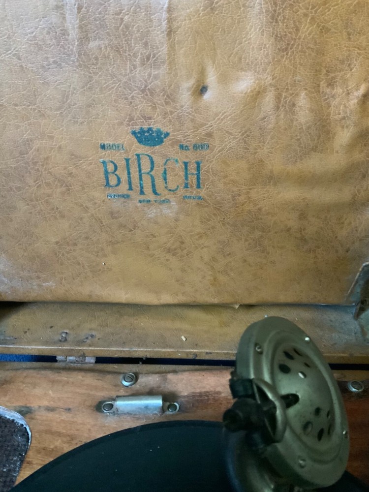 Vintage Birch No 600 Talking Machine PHONOGRAPH
