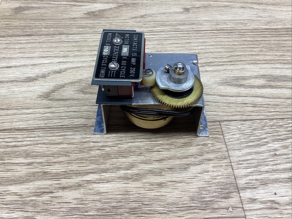 Zenith Electric Cycle Timer Model B210S 115V 60 Cycle 15A #800D90*CO