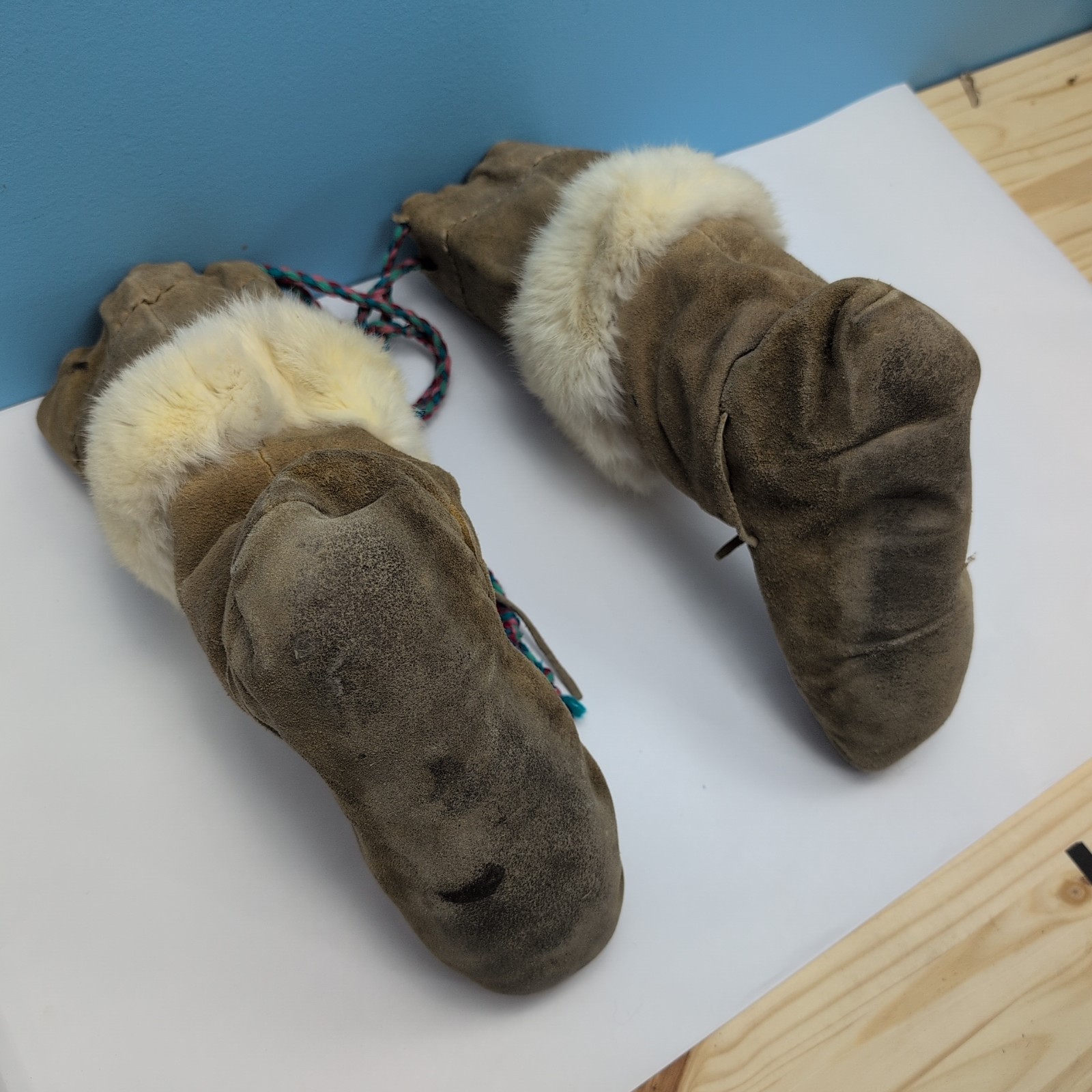 Vintage Beaded Mukluks Moccasin Boots Fur Trim Native American Plains Region