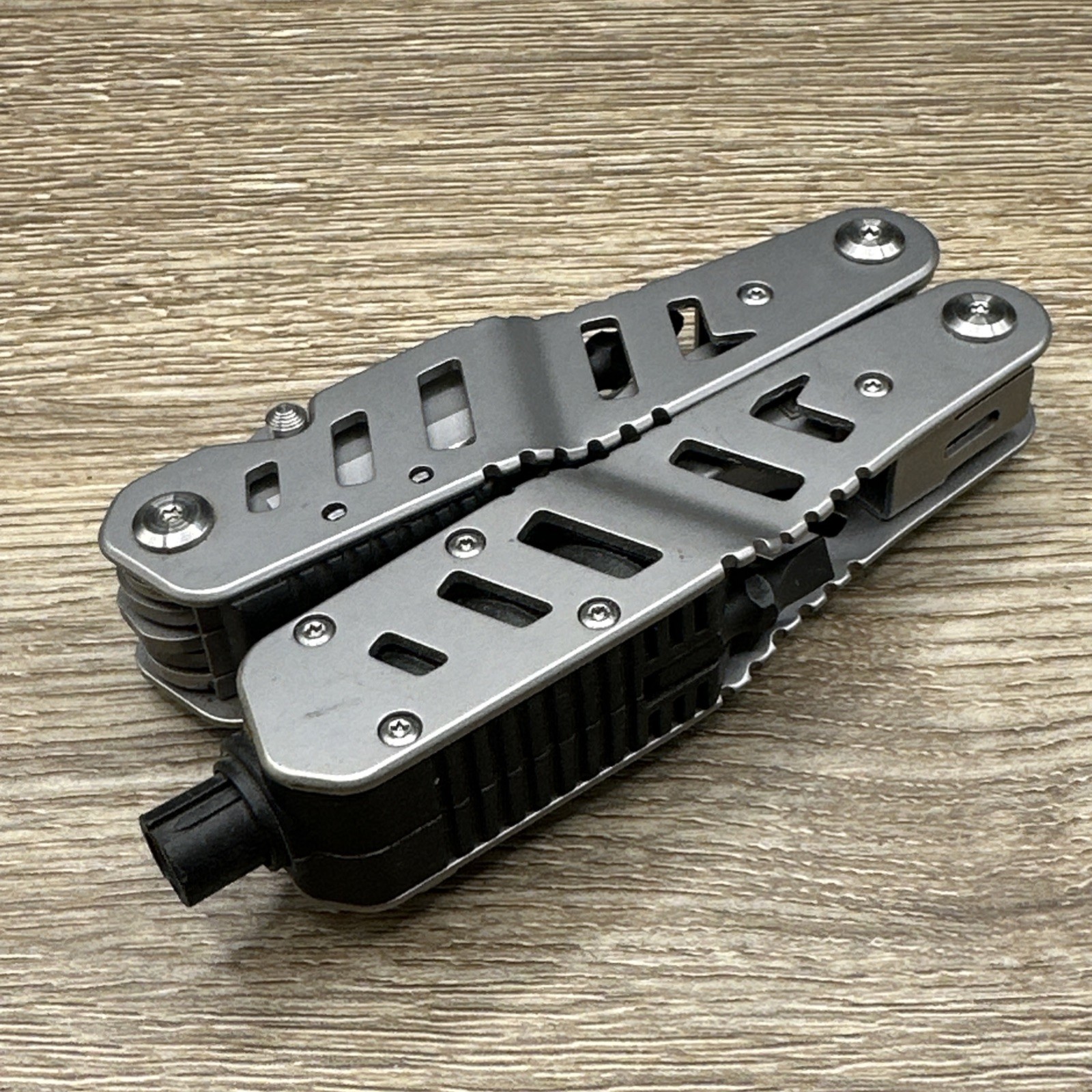 5.11 Tactical - LE+EMT Multitool | Color 988 (Tumbled Steel) Item 51150