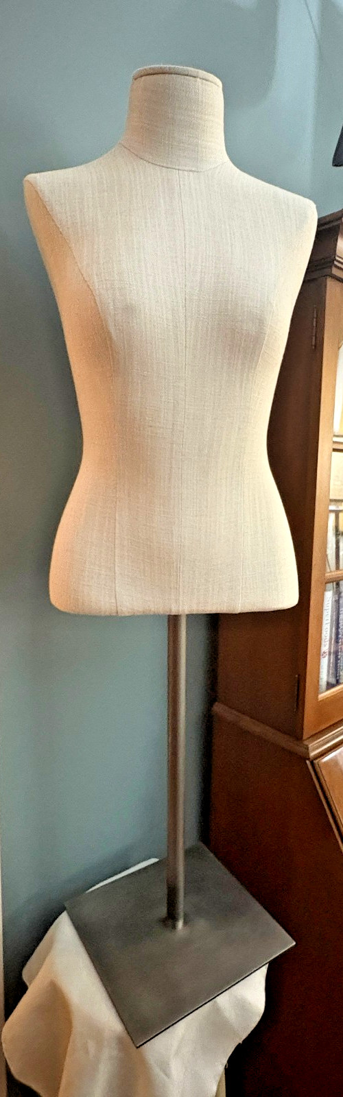 Female Mannequin Linen Torso Bust 25.5” Store Display Chest Form w/ Metal Stand