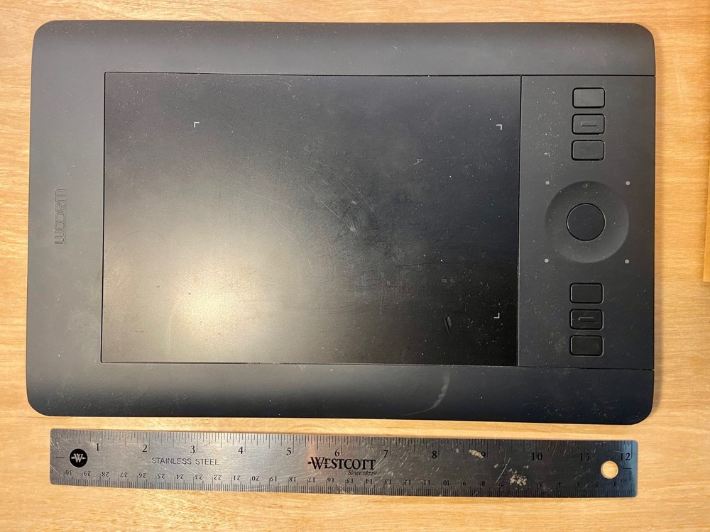 Wacom uPTH451 Small Intuos Pro Tablet - Does not include pen -