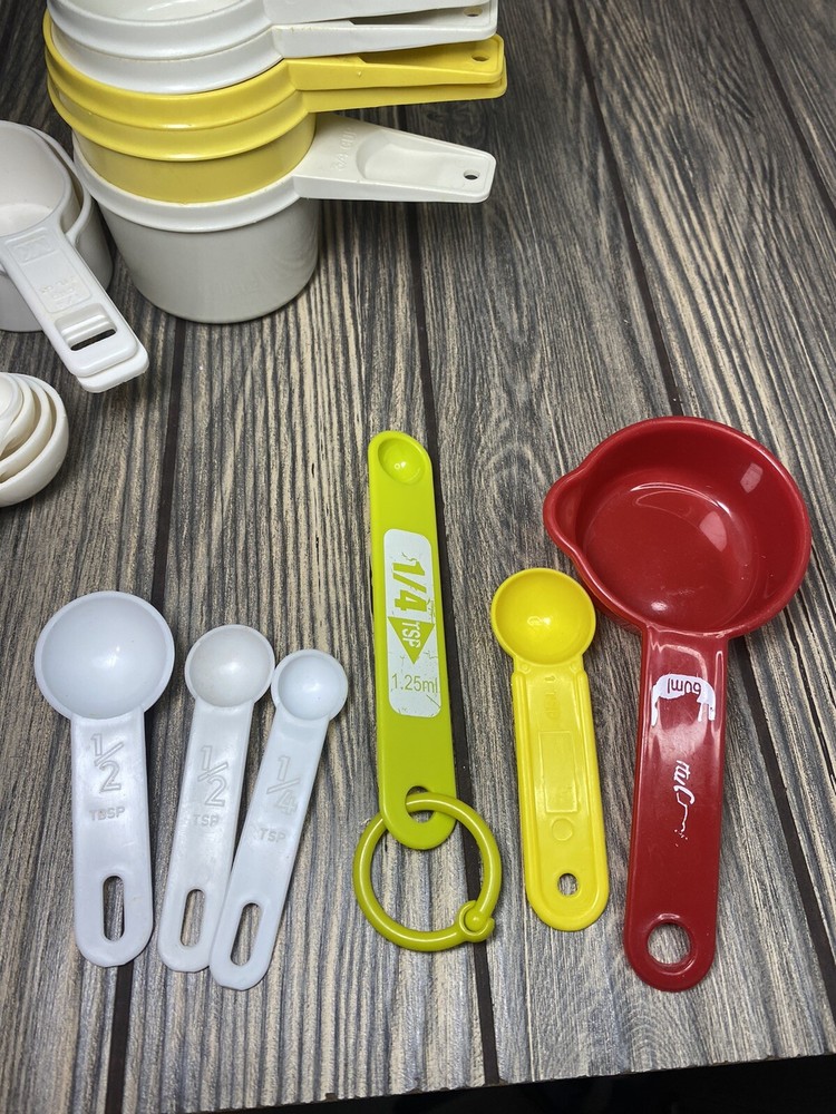 Vintage Tupperware Measuring Cups Set & Measuring Spoons Set Retro 21 Pc.