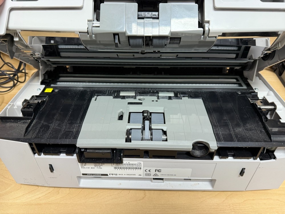 Fujitsu fi-7600 Duplex Sheetfed Document Scanner MISSING TRAY works perfect!