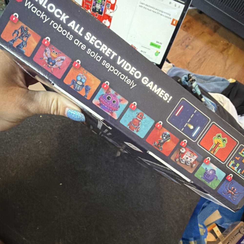 CircuitMess BiT Wacky Robots DIY Game Console Kit STEM Coding Ages 7+ 2023