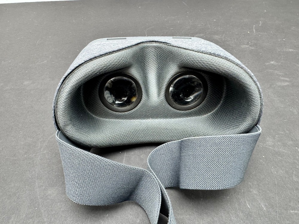 Google Daydream View - VR Headset for Smartphone (Slate)